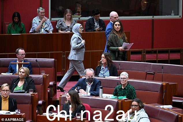 Fatima Payman 因选择跨过地板而面临工党开除