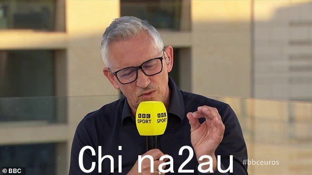 我们是从哪里走到这个有人公开批评的奇怪地方的?顺便问一句,在比赛期间唱歌英格兰被认为是不忠诚或不爱国的?