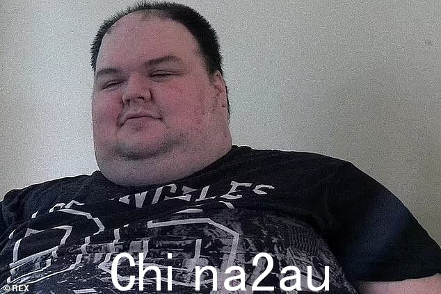 加文·普拉姆被指控制定了一项计划,使用氯仿约束套件制服这位明星,然后将她带到“地牢”,在那里她的“尖叫声几英里之外都听不到” '