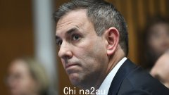 澳大利亚总理安东尼·阿尔巴内塞在发布与澳大利亚音乐家的自拍照后被称为“历史上最脱节的总理”