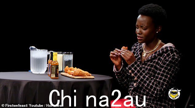 Lupita 在电影中保持沉默:“当你没有台词并且一切都在身体和面部表情的细微差别中时,你必须倾听每一个镜头更像是细致入微的方式,所以它实际上使它更令人兴奋。我发现它非常自由'