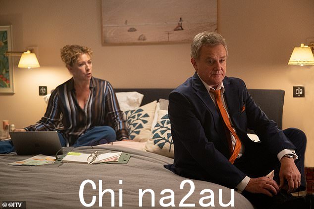 该剧讲述了一位由休·博纳维尔 (Hugh Bonneville) 饰演的“国宝”新闻主持人的故事,在被 X 频道指控制造性别歧视笑话后,他为挽救自己的职业生涯而奋斗