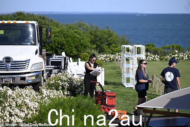 旧金山 49 人队跑卫麦卡弗里去年求婚后,将于周六与他过去五年的伴侣、前环球小姐结婚