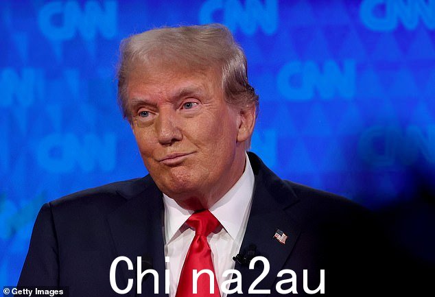 当 78 岁的唐纳德·特朗普指责拜登从前总统对中国征收的关税中获利时,可以听到社交媒体狂热中心的声音
