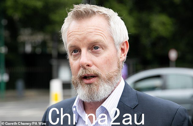 爱尔兰航空公司飞行员协会主席 Mark Tighe 代表争议中的飞行员