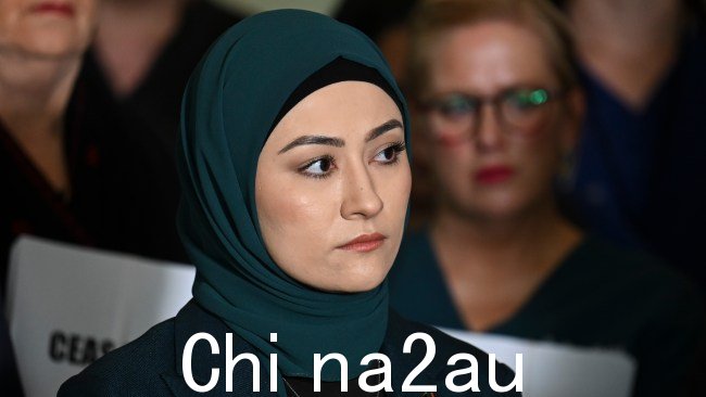 法蒂玛·佩曼 (Fatima Payman) 在周日下午与总理安东尼·阿尔巴内塞 (Anthony Albanese) 会面后,被无限期停职于工党核心小组。图片:NCA NewsWire/Martin Ollman