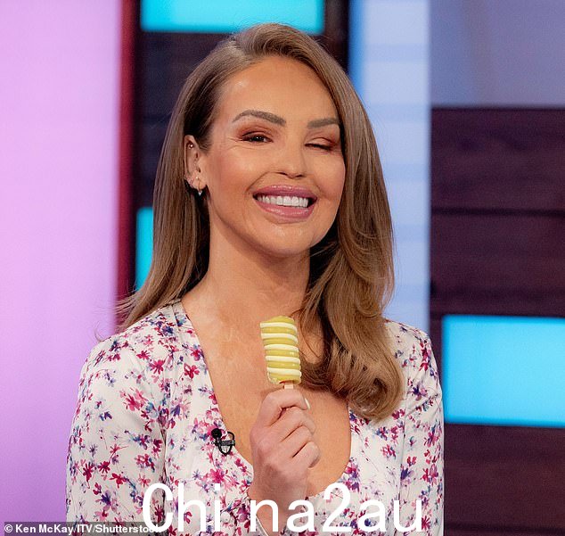 Piper 女士在五月的 Loose Women 上的照片