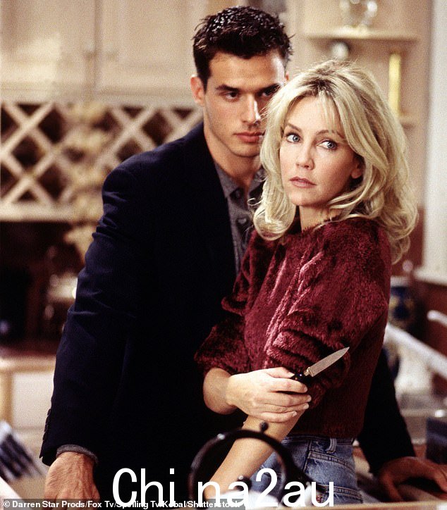 Antonio Sabato Jr,与 Heather Locklear 在梅尔罗斯广场