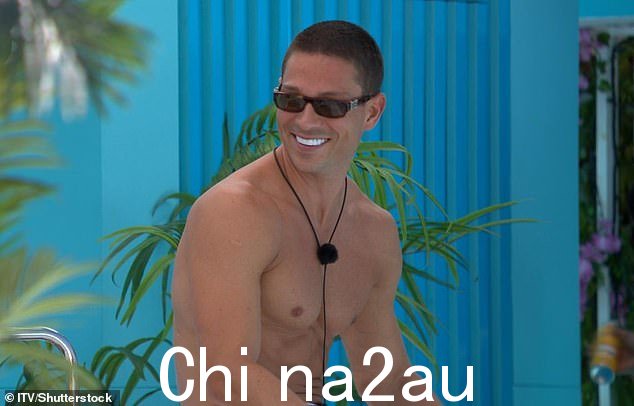 电视皇室乔伊·埃塞克斯 (Joey Essex),33 岁,几乎出演过所有真人秀节目,现在在完成《爱情岛》后,在 Netflix 的热门房地产节目《出售日落》中占有一席之地