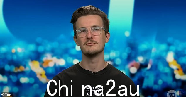 范登伯格先生注意到缺席的房主开始使用无效的锁来抵御擅自占地者 - 而不是妥善保护他们的房屋 - 在他开始强调这个问题后