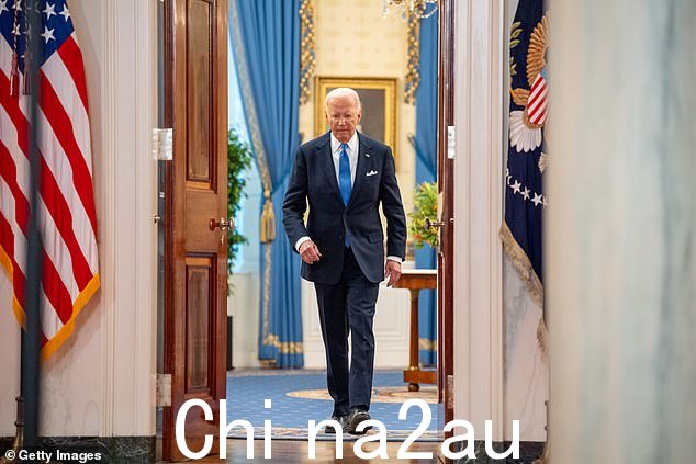 拜登在 CNN 辩论中努力保持自己的思路并在回答中变成难以理解的胡言乱语几天后,左翼捐助者仍然在武装。