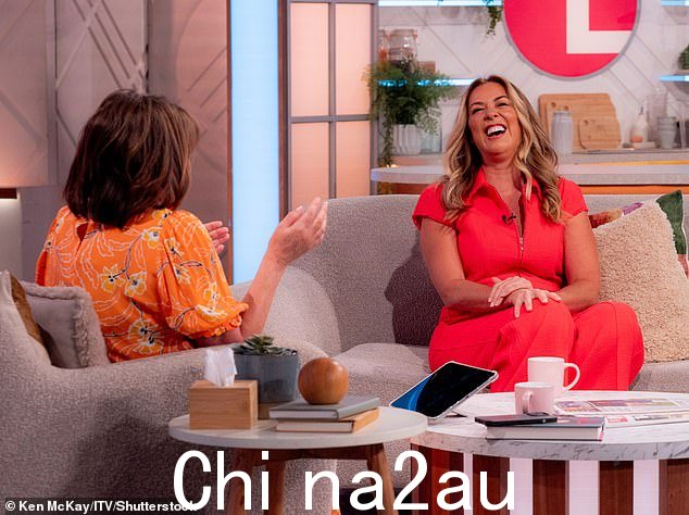 周四与 Lorraine Kelly 一起参加她的 ITV 日间节目,克莱尔公开了他们的恋情,以及在相识 25 年后爱情如何最终绽放