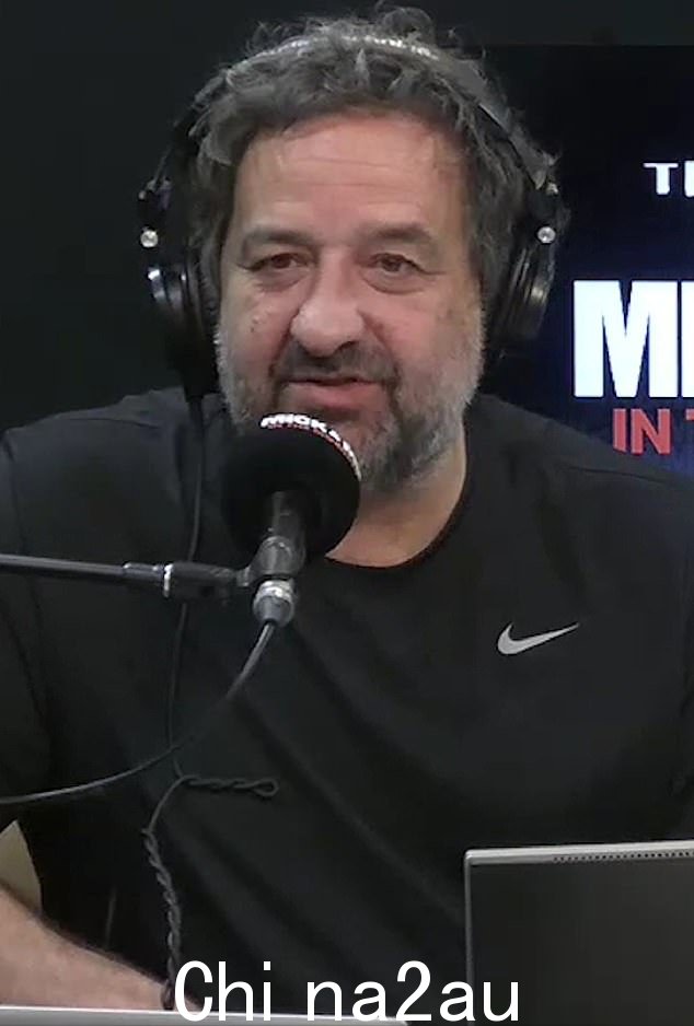 据推测喜剧演员米克·莫洛伊 (Mick Molloy) 的 Triple M 节目可以在该位置播出。他目前与 NRL 的马克·盖耶 (Mark Geyer) 一起主持 Triple M 的悉尼早餐秀