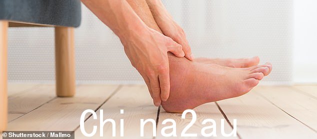 持续很长时间的脚踝肿胀有时可能是心力衰竭的征兆