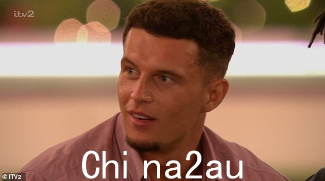 在她的伴侣 Wil Anderson 被残酷抛弃后,模特选择离开 ITV2 别墅