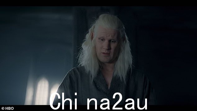 他被西蒙·斯特朗爵士叫醒,告诉他有一只乌鸦,这不会带来好消息