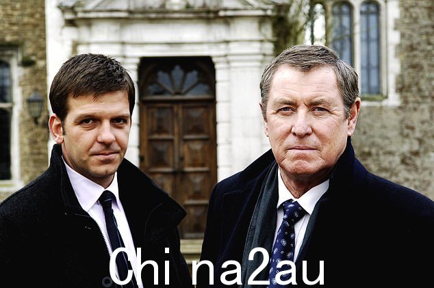 John Nettles 在 2005 年至 2013 年期间得到了演员 Jason Hughes 的支持