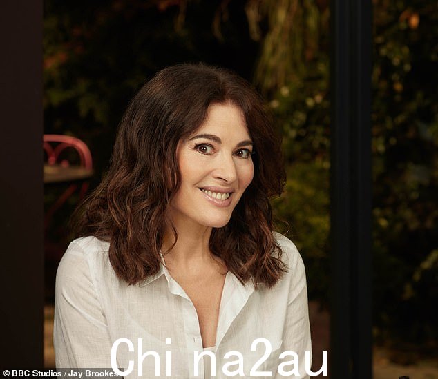 Nigella Lawson 透露了她 64 岁时皮肤无皱纹的秘密——睡在完全没有中央暖气的寒冷房间里