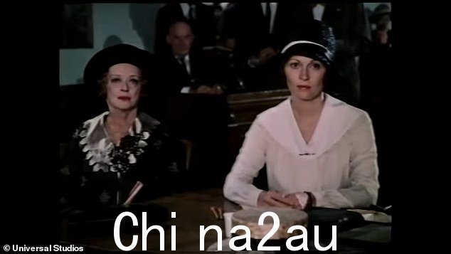 贝蒂·戴维斯 (Bette Davis) 在 1976 年的《艾米失踪》中与达纳薇合作的人打电话说她的搭档“完全不可能”、“不合作”且“非常不专业”” class=