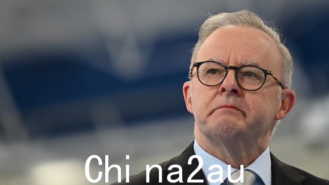 Albanese 先生的工作人员和选民继续被禁止在他的选民办公室讨论一些令人担忧的问题,例如向 Centrelink 或 Medicare 提供援助。图片:NewsWire/Martin Ollman。