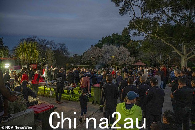 社区周四在拉勒公园的奇夫利公园举行守夜活动