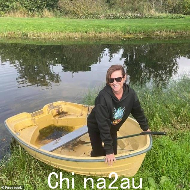 卡罗尔·亨特(如图)和她的两个女儿在被弩射杀前被绑起来,MailOnline 了解到
