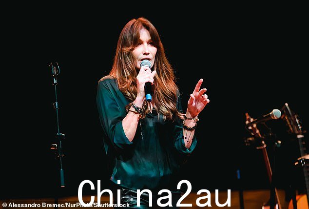 一旦定罪,布鲁尼女士可能会被判处最高十年监禁。本月早些时候,她在米兰的一个音乐节上表演了照片