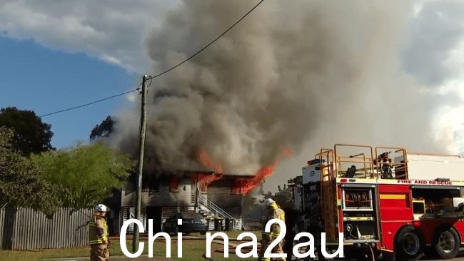 火灾原因的调查正在进行中。图片:7News/Facebook