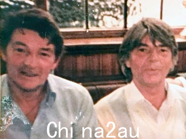 Sidney Cugullere(右图,与他的兄弟雷金纳德)1966 年 3 月在威斯敏斯特偶然发现了千载难逢的机会