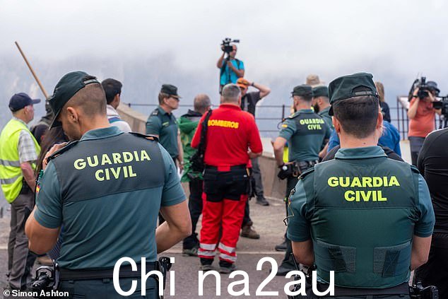 警方使用无人机、警犬和直升机进行了 13 天的搜寻,未能找到 Jay 的任何踪迹