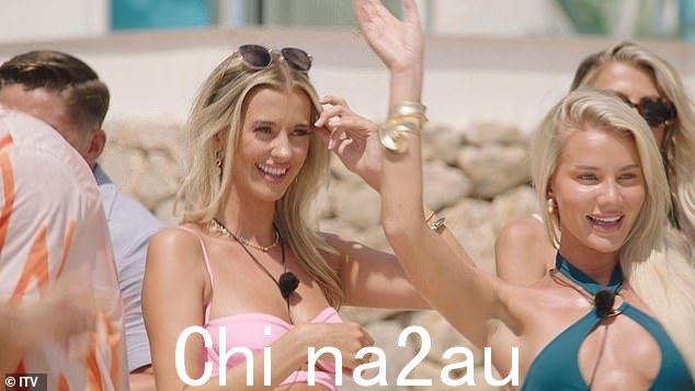 这位前 TOWIE 明星已经有一位前情人以格雷斯 (Grace) 的形式进入别墅,(右,旁边是他现在的伴侣杰西),她目前正在与鲁本 (Reuben) 结婚