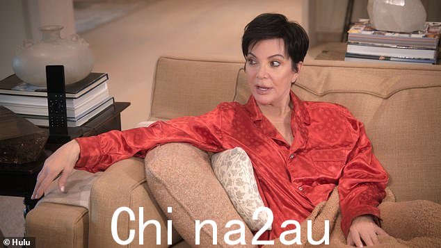 Kris 告诉 Khloe 和 Corey Gamble,'今天有一位护士过来告诉我,我可以服用止痛药或马提尼'