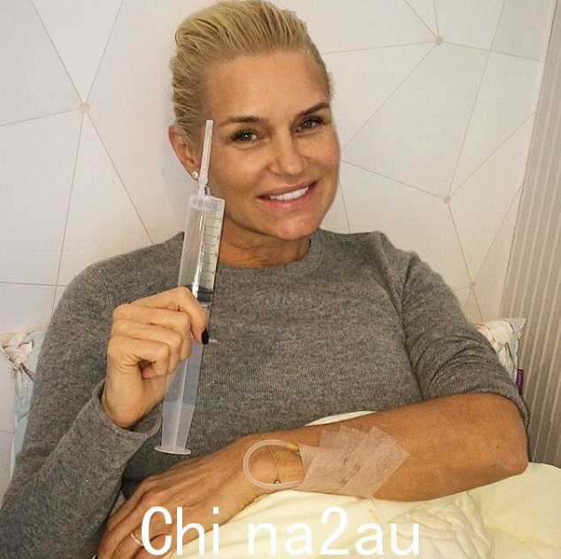 Yolanda Hadid 花费了大约 200,000 美元飞往世界各地,寻找各种可能的治疗方法来帮助她缓解严重的神秘症状