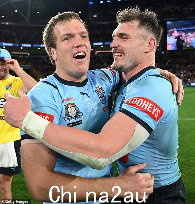 Trbojevic(如图)第三场比赛后与队友安格斯·克莱顿 (Angus Crichton) 一起离开) 摆脱了球迷对他在板凳上呆了多久的担忧