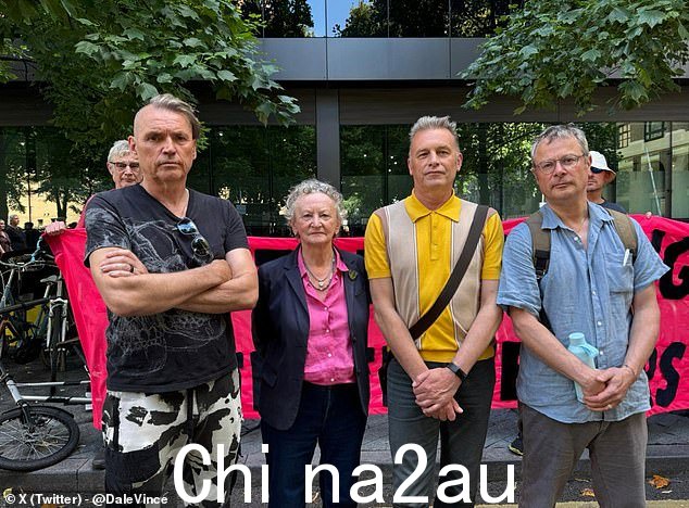 百万富翁生态企业家戴尔·文斯 (Dale Vince) 表示,对罗杰·哈勒姆 (Roger Hallam) 和其他五名 JSO 活动人士密谋封锁 M25 高速公路的判决“不成比例”。 class=