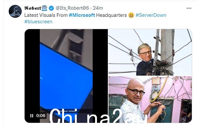 在此模因中,技术人员在架空电线上工作,计算机显示在“蓝屏”上