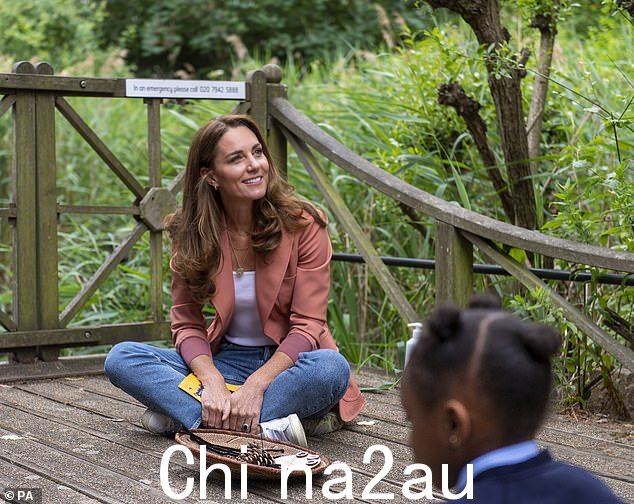 凯特于 2021 年 6 月参观自然历史博物馆时拍摄,今天在 Insatgram 上分享了她的故事,“大力支持”博物馆开设新花园” class=