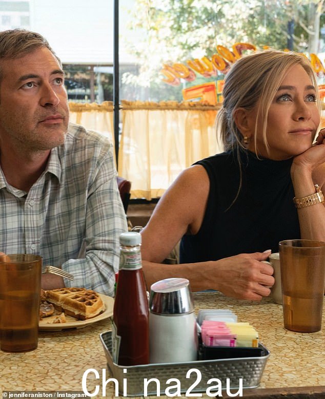 Mark Duplass 获得了同一类别的提名,他的搭档还附上了一张两人在餐馆吃饭的照片