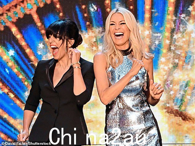 克劳迪娅·温克曼 (Claudia Winkleman) 的 BBC 同事(与联合主持人泰丝·达利 (Tess Daly) 合影)担心她参与历史剪辑可能会对她产生负面影响