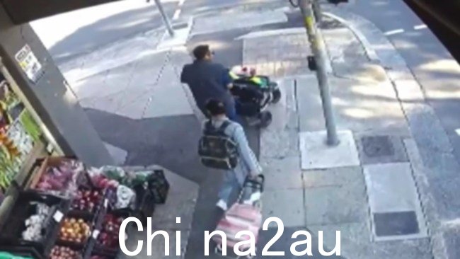 闭路电视录像捕捉到了悲剧发生前一家人外出游玩的画面。图片:9News