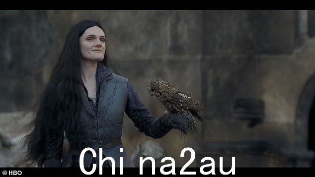 Daemon 说,‘那我就无能为力了,’正如 Alys 所说,‘你呢?不,'当一只鸟落在她的手臂上时。