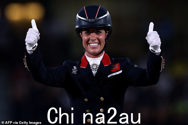 骑 Gio 的杜雅尔丁在参加 2020 年东京奥运会盛装舞步大奖赛自由泳个人决赛后的反应