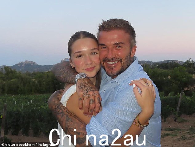 这一天都是关于这对夫妇最小的女儿哈珀,他标志着正式成为青少年