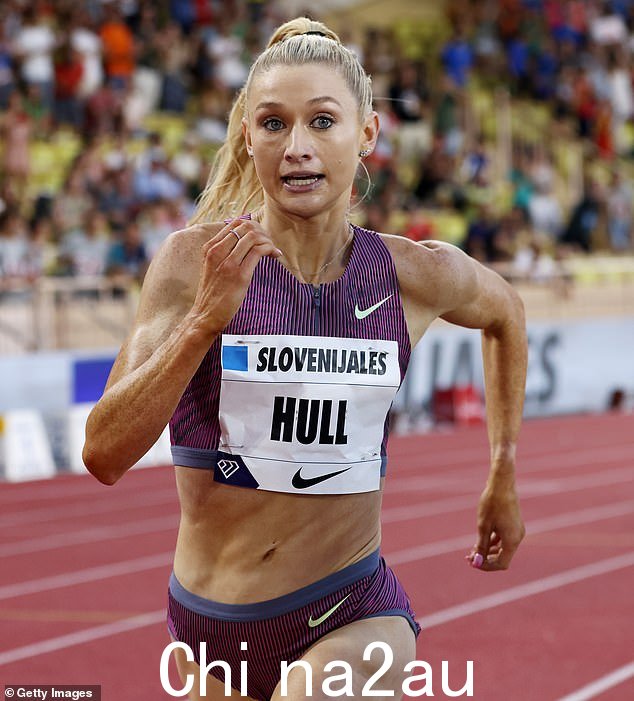 现任国际奥委会 (IOC) 副主席也认为田径明星杰西卡·赫尔 (Jessica Hull) 足以在 1500m 比赛中效仿澳大利亚体育巨星凯茜·弗里曼 (Cathy Freeman)