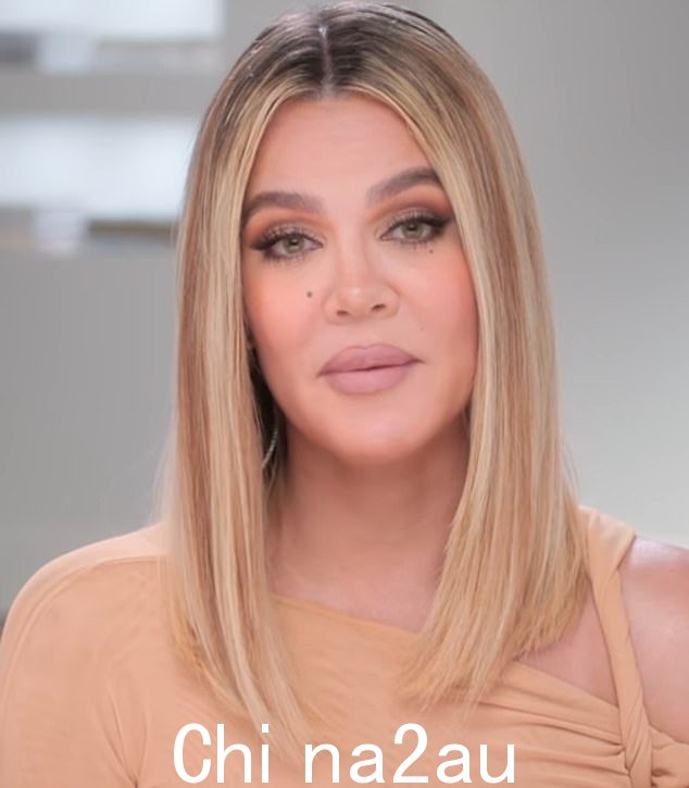 Khloe 继续列出她喜欢的食物,例如,'冰淇淋、饼干、金鱼、小麦薄片、麦片。'