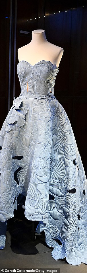 'V&A 感觉像是泰勒·斯威夫特 (Taylor Swift) 表演的完美舞台。我认为泰勒的作品中有很多接触点可以回应艺术、文学、历史……'