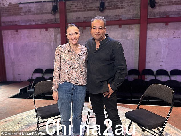 Amanda 和 Krishnan Guru-Murthy 接受采访后合影