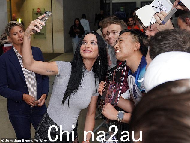 Lifetimes 是 Katy 即将于 9 月 20 日发行的专辑 143 中的最新单曲