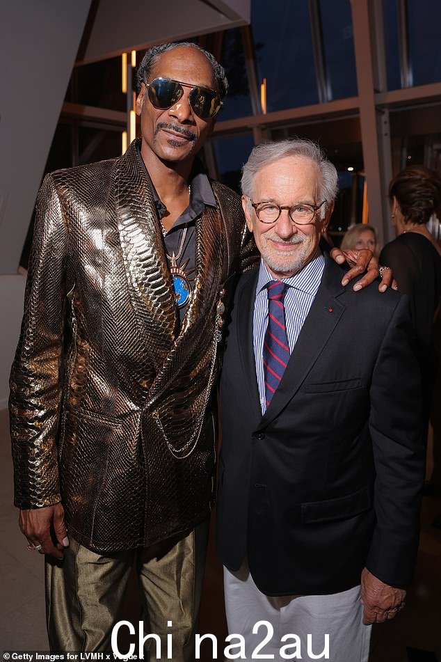 Snoop Dogg 和 Steven Spielberg 为迷人派对增添了一线明星的感觉