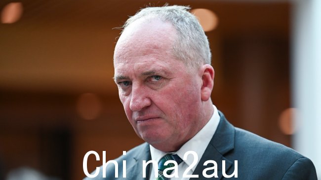 乔伊斯先生被录音讲述周末的一次抗议活动“你拥有的子弹就是这张小纸,它放在名为投票箱的杂志中。它即将到来,准备好加载该杂志,”他鼓励与会者投票反对阿尔巴尼亚人下次选举时的政府。图片:NewsWire/Martin Ollman